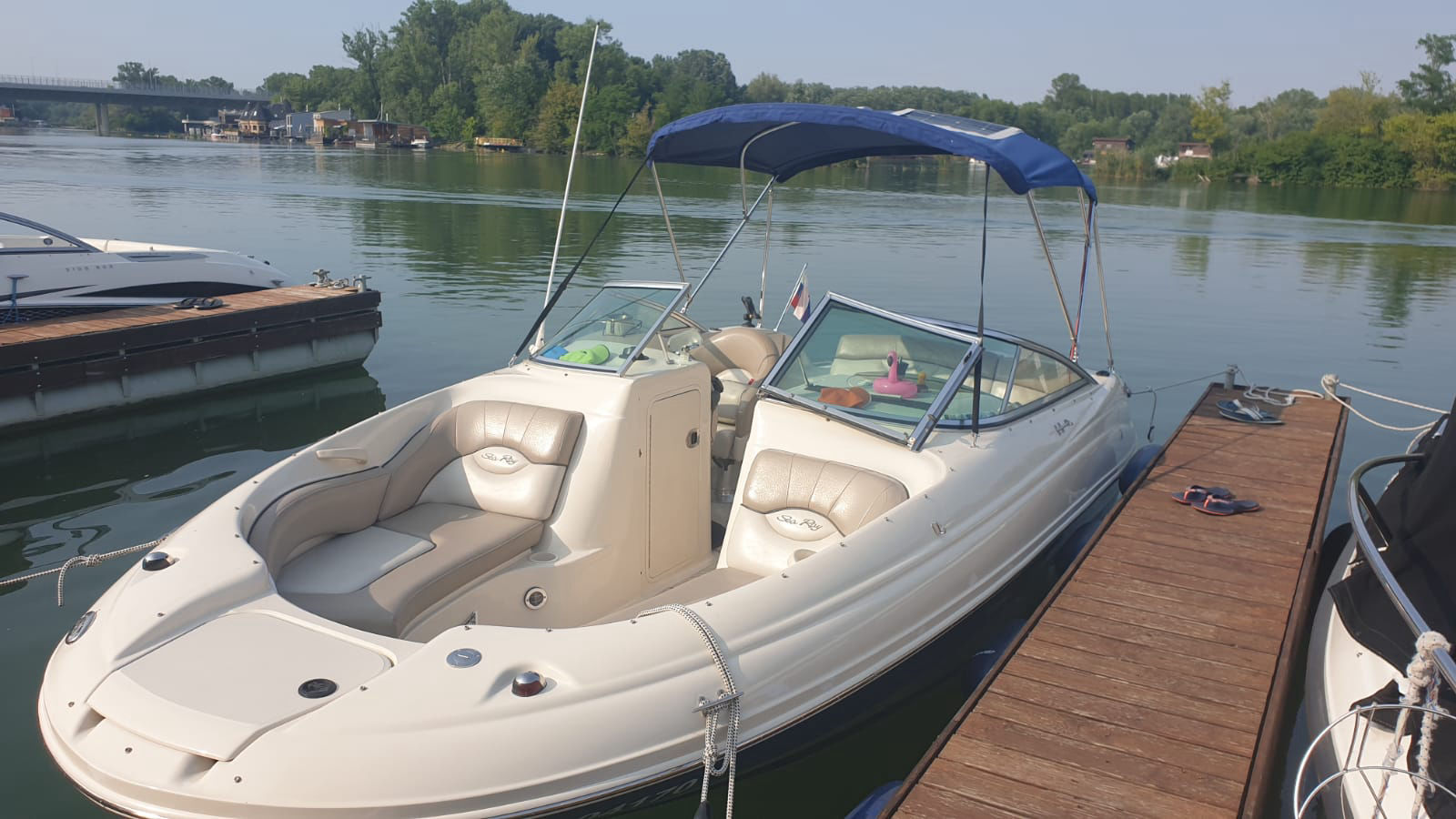 Sea Ray SUNDECK 200_5