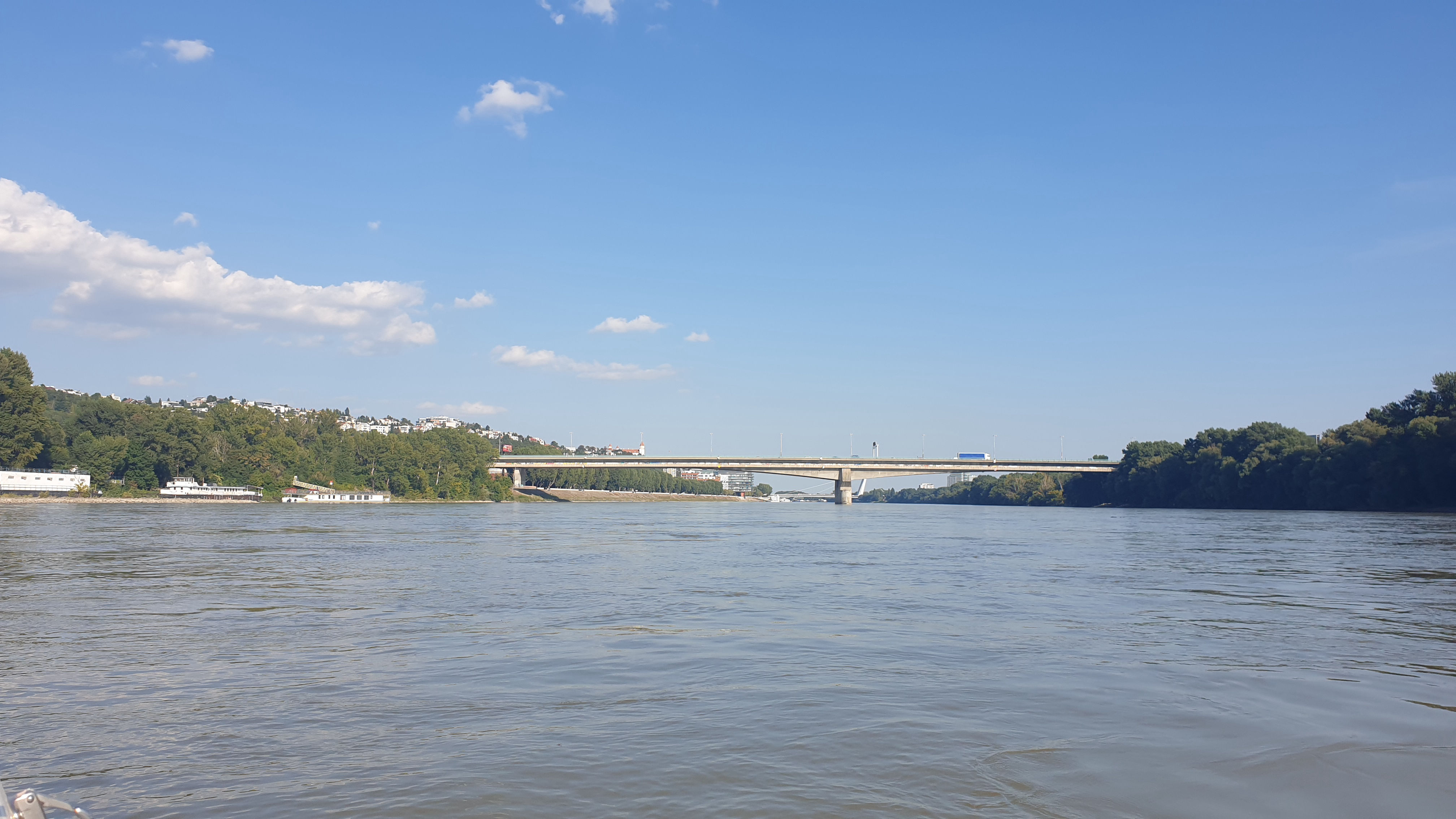 Bratislava z Dunaja1