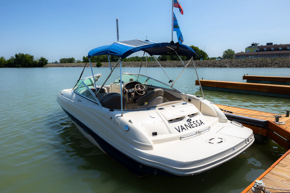 Sea Ray SUNDECK 200_2