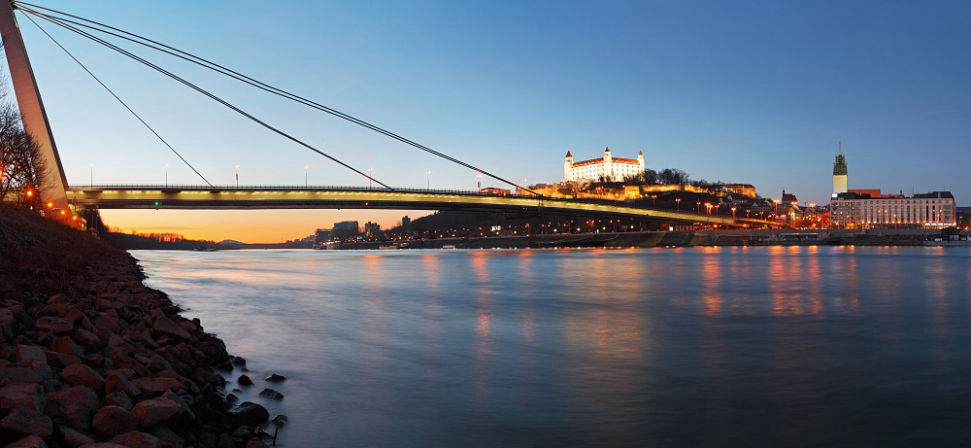 Bratislava_z_Dunaja